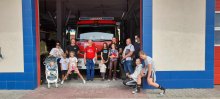 Zdjęcie dzieci pod Komendą Straży Miejskiej